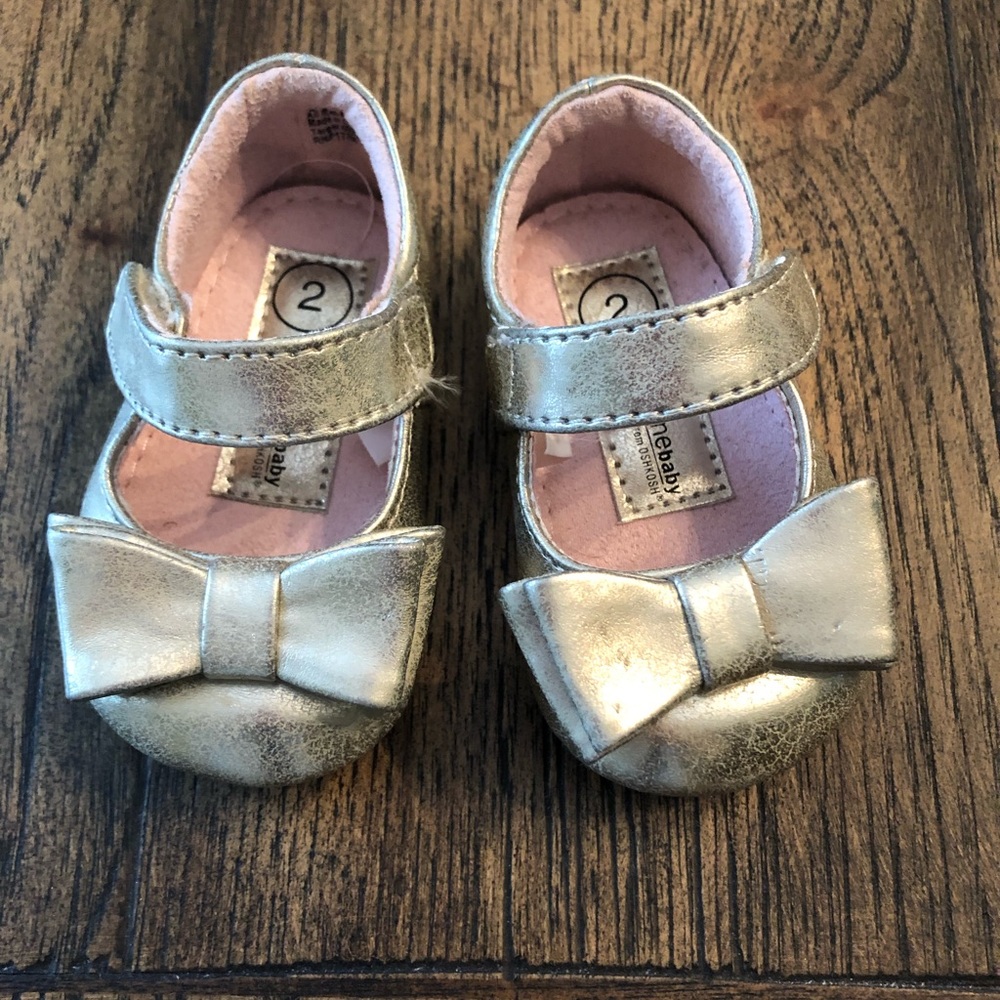 Baby girl OshKosh Mary Janes